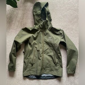 Mens Used Arcteryx Beta LT Rain Goretex Coat Jacket Tatsu Green Brown Size Small